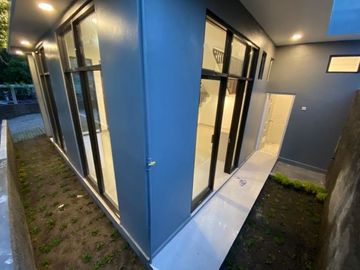 Dijual Rumah Siap Bangun Desain Tropis Minimalis Dalam Cluster