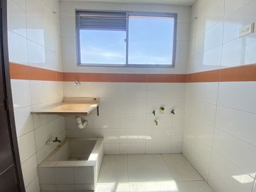 apartamento en arriendo en ciudad jardín. Cod A68754