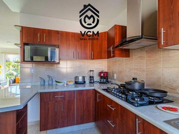 VENTA DE CASA RESIDENCIAL CON ALBERCA, ROOF GARDEN Y JARDIN PROPIO EN YAUTEPEC