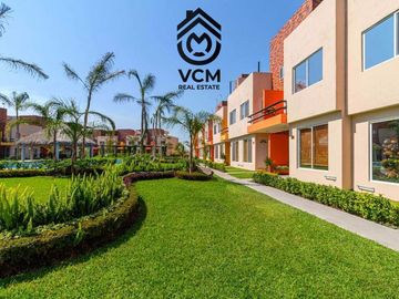 VENTA DE CASA RESIDENCIAL CON ALBERCA, ROOF GARDEN Y JARDIN PROPIO EN YAUTEPEC