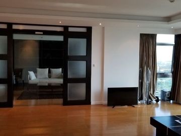 Modern 3BR Luxury Condo in Pacific Plaza Towers BGC for Sale