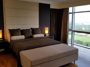 Modern 3BR Luxury Condo in Pacific Plaza Towers BGC for Sale