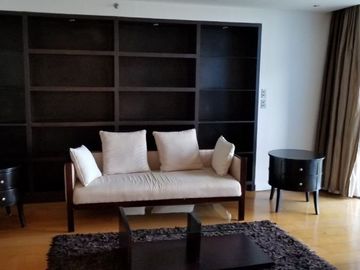 Modern 3BR Luxury Condo in Pacific Plaza Towers BGC for Sale