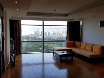 Modern 3BR Luxury Condo in Pacific Plaza Towers BGC for Sale