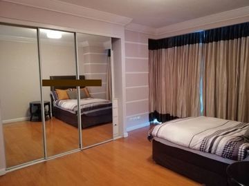 Modern 3BR Luxury Condo in Pacific Plaza Towers BGC for Sale