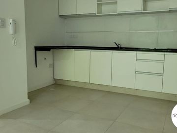 Exclusivo 2 ambientes  Sanabria 2400 Villa Devoto con balcon  Parrilla