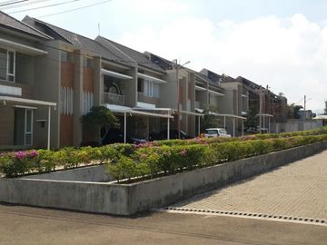 Rumah 2 Lantai Cimahi 500m ke SMA Pasundan 3 Cimahi Dp 30%.