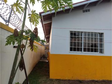 CHORRERA / RES. ALTOS DEL CAMPO / 280m2 / 3 HABITACIONES