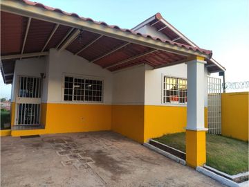 CHORRERA / RES. ALTOS DEL CAMPO / 280m2 / 3 HABITACIONES