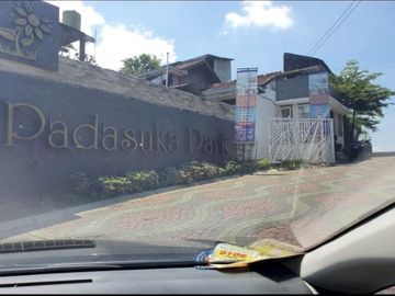 RUMAH SIAP HUNI DI PADASUKA PASIRLAYUNG BANDUNG KOTA 5 MENIT KE TERMINAL CICAHEUM