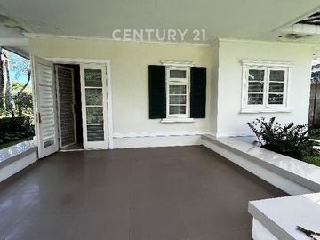 Dijual Cepat  Villa Full Furnished Di Puncak Resort Bogor