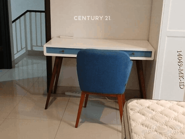 Disewakan Cepat Rumah Terawat Semi Furnished Kebayoran Residence