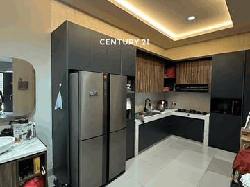 DIJUAL CEPAT RUMAH 2 LANTAI SEMI FURNISHED JAKARTA GARDEN CITY