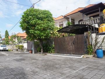 BUC RUMAH SEMI VILLA JALAN LEBAR DI KEROBOKAN DEKAT CANGGU