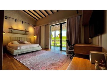 Venta Casa Campestre Luxury Llanogrande con Pesebreras USO COMERCIAL