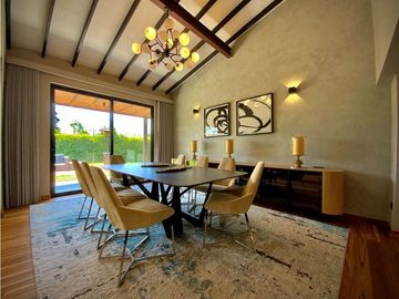 Venta Casa Campestre Luxury Llanogrande con Pesebreras USO COMERCIAL