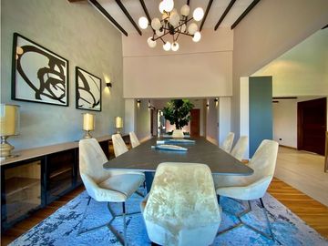 Venta Casa Campestre Luxury Llanogrande con Pesebreras USO COMERCIAL