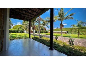 Venta Casa Campestre Luxury Llanogrande con Pesebreras USO COMERCIAL