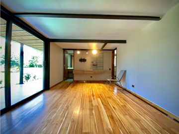 Venta Casa Campestre Luxury Llanogrande con Pesebreras USO COMERCIAL