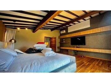 Venta Casa Campestre Luxury Llanogrande con Pesebreras USO COMERCIAL