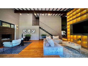 Venta Casa Campestre Luxury Llanogrande con Pesebreras USO COMERCIAL