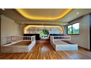 Venta Casa Campestre Luxury Llanogrande con Pesebreras USO COMERCIAL