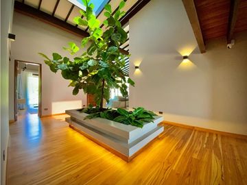 Venta Casa Campestre Luxury Llanogrande con Pesebreras USO COMERCIAL