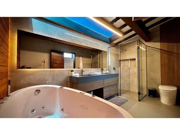 Venta Casa Campestre Luxury Llanogrande con Pesebreras USO COMERCIAL