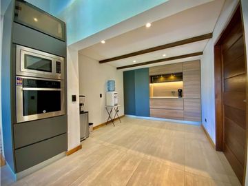 Venta Casa Campestre Luxury Llanogrande con Pesebreras USO COMERCIAL