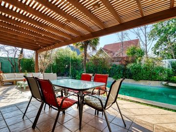 Linda y moderna casa en venta, excelente estado y ubicación privilegiada, en el corazón de Peñalolén