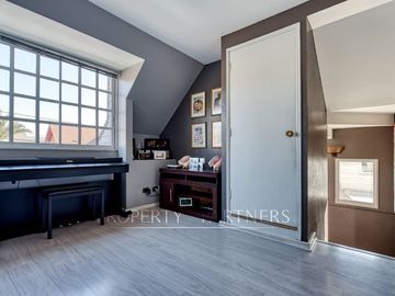 Linda y moderna casa en venta, excelente estado y ubicación privilegiada, en el corazón de Peñalolén