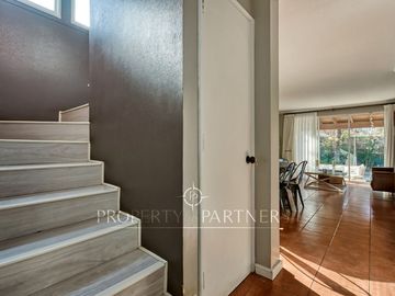 Linda y moderna casa en venta, excelente estado y ubicación privilegiada, en el corazón de Peñalolén