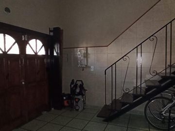2 CASAS EN VENTA S/LOTE PROPIO P/2 FLIAS. LANUS O. ZONA CONSULTORIOS (ideal para uso profesional)
