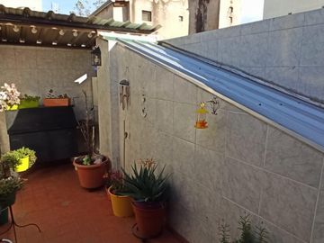 2 CASAS EN VENTA S/LOTE PROPIO P/2 FLIAS. LANUS O. ZONA CONSULTORIOS (ideal para uso profesional)