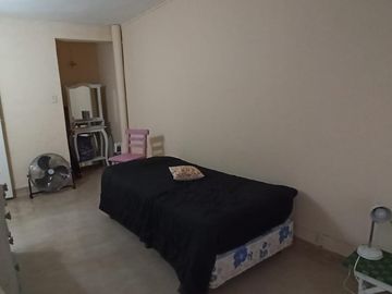 2 CASAS EN VENTA S/LOTE PROPIO P/2 FLIAS. LANUS O. ZONA CONSULTORIOS (ideal para uso profesional)