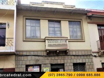 Casa de venta en Centro de Cuenca – código:15951