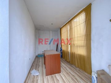 Se Vende Casa De 2 Pisos Cerca Al Mercado 3 Regiones