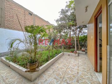 Se Vende Casa De 2 Pisos Cerca Al Mercado 3 Regiones