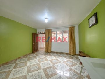 Se Vende Casa De 2 Pisos Cerca Al Mercado 3 Regiones