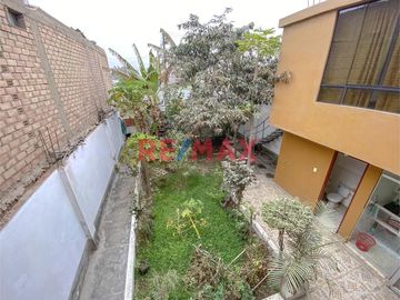 Se Vende Casa De 2 Pisos Cerca Al Mercado 3 Regiones