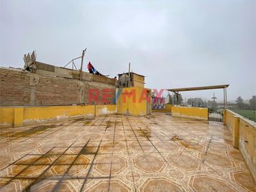 Se Vende Casa De 2 Pisos Cerca Al Mercado 3 Regiones