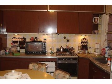 Importante casa garaje patio terraza, 3 dormitorios, 2 baños, gran cocina comedor, estilo moderno
