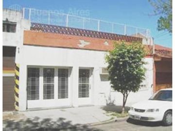 Importante casa garaje patio terraza, 3 dormitorios, 2 baños, gran cocina comedor, estilo moderno