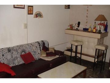 Importante casa garaje patio terraza, 3 dormitorios, 2 baños, gran cocina comedor, estilo moderno