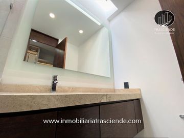Casa de Lujo en Venta, Puerta las Lomas, Zona Andares, Zapopan