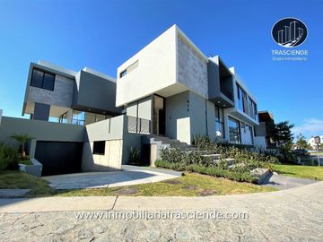 Casa de Lujo en Venta, Puerta las Lomas, Zona Andares, Zapopan