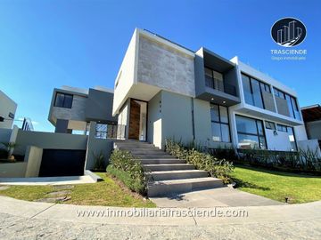 Casa de Lujo en Venta, Puerta las Lomas, Zona Andares, Zapopan