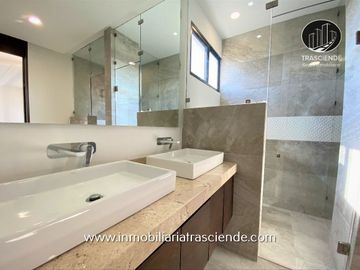 Casa de Lujo en Venta, Puerta las Lomas, Zona Andares, Zapopan