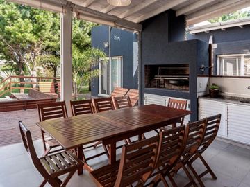 Casa Quinta 5 Amb. En Venta Pileta, Sauna y Jacuzzi - Costa Esmeralda, Pinamar