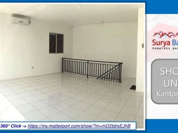 Gudang di lokasi yang Strategis